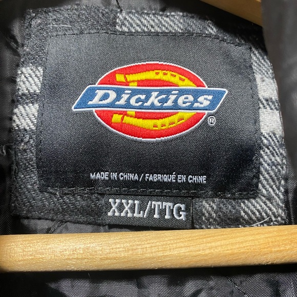 Black and White Flannel Jacket. - Picture 2 of 3